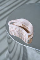 【2026年 2月中旬お届け開始】マーブルラウンドヘアクリップ