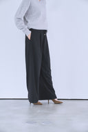 イージーワイドストレートパンツ