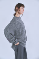 ケーブルオーバーサイズニット