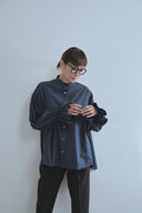 スタンドカラーボリュームスリーブブラウス