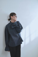 スタンドカラーボリュームスリーブブラウス