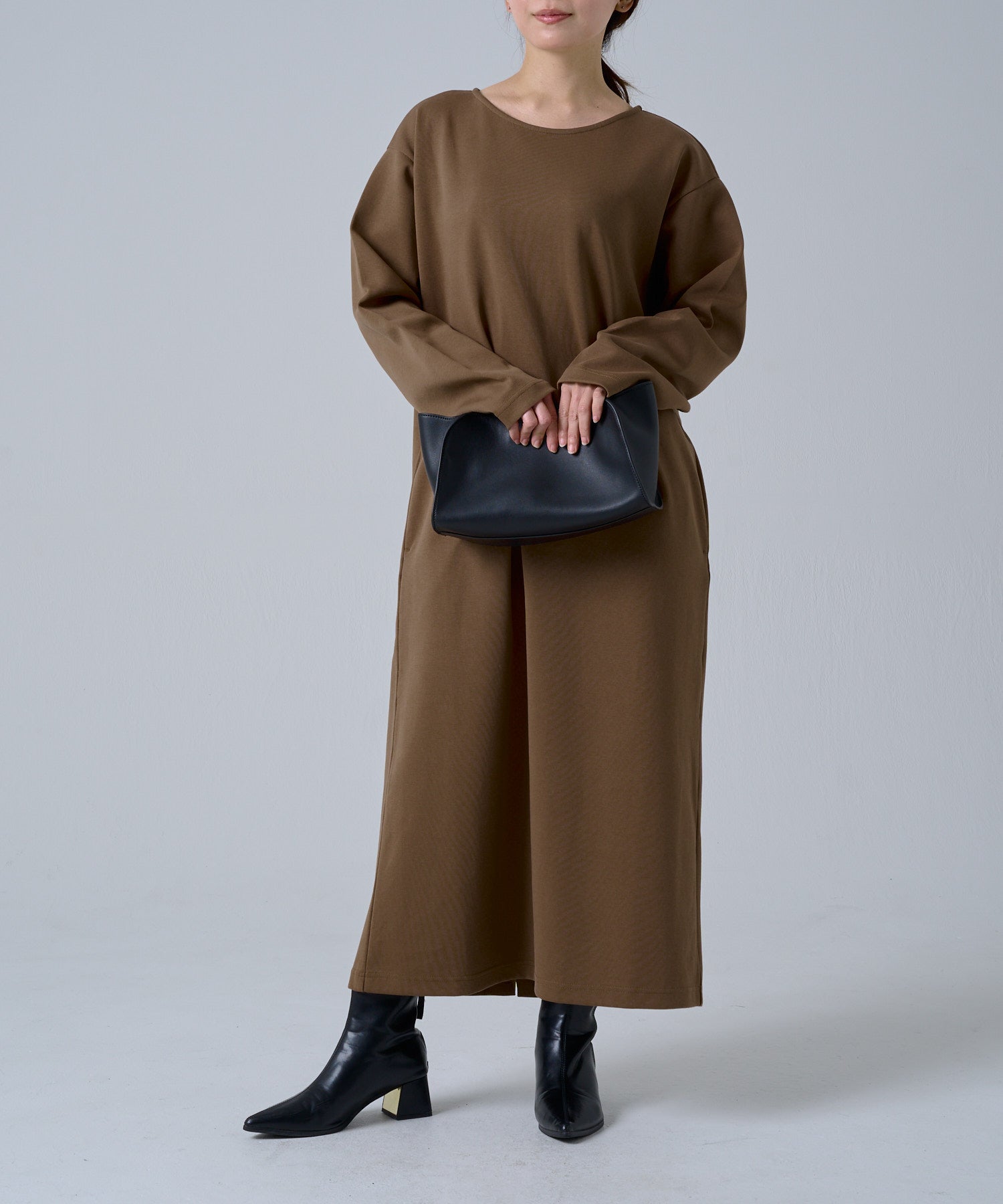 バックZIPロングワンピース – Adé Lifestyle
