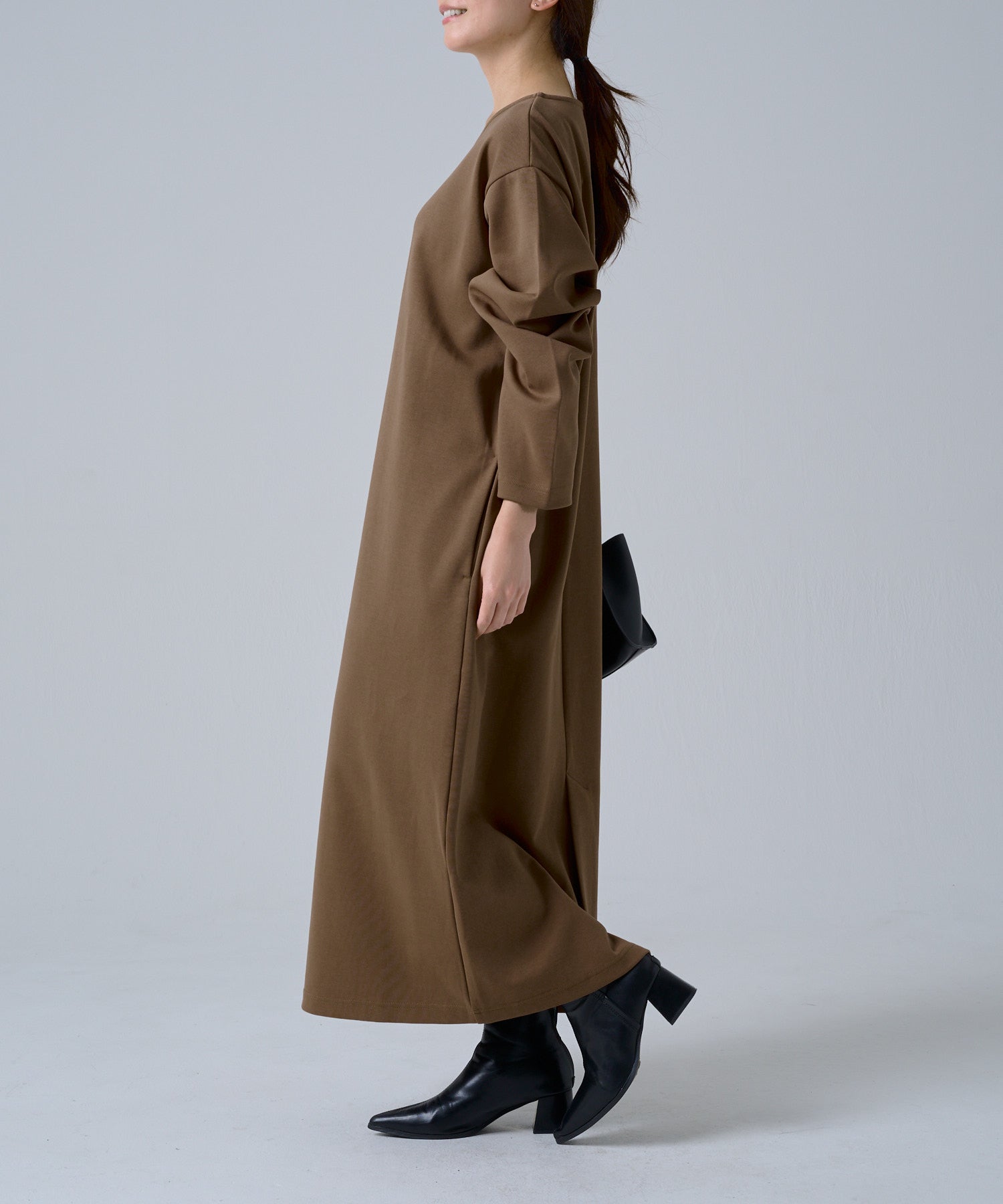 バックZIPロングワンピース – Adé Lifestyle