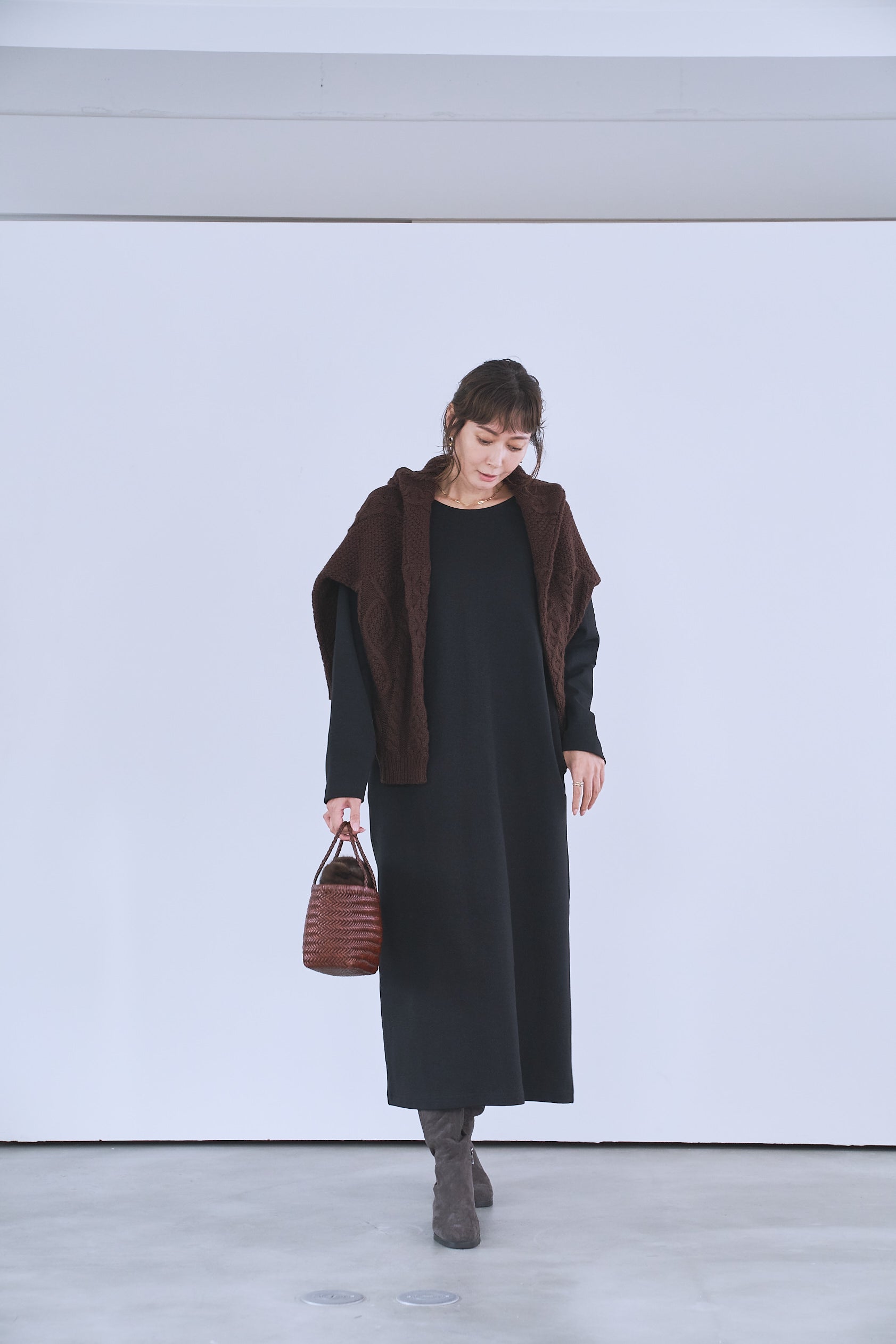 バックZIPロングワンピース – Adé Lifestyle