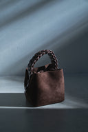 【2026年 1月上旬お届け開始】スエードミニ バケットショルダー（ツイストハンドル）