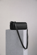 カウハイドショルダーバッグ